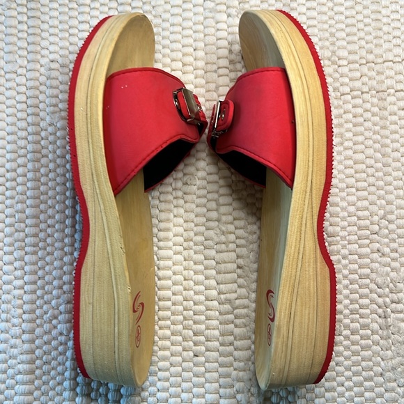 Ladies 7-8 slip on sandals, 70’s look,  DocScholls vibe but soft base- wood look - Picture 5 of 7